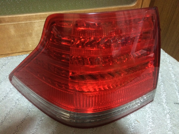 18 クラウンロイヤルサルーン前期 左テール 外側 値下げしました