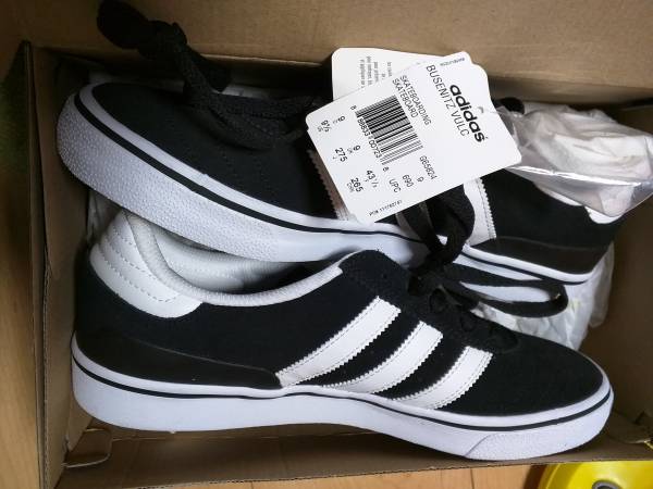 アディダス新品スニーカー　スケートボーディング　キャンパス
