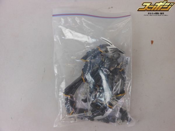 U666 フィギュアーツ 仮面ライダーリュウガ&ドラグブラッカー