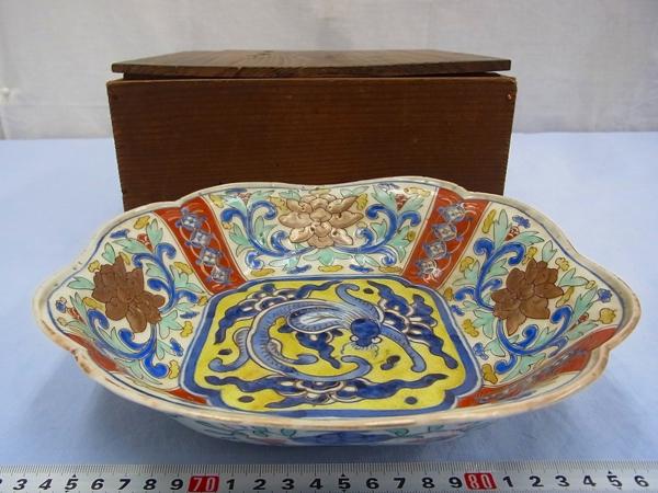 D00284 底款有 染錦 唐花瑞獣文 鉢 四方鉢 菓子鉢 古陶磁