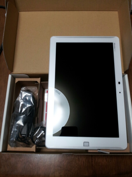 送料無料 ドコモ ARROWS Tab F-02F 超美品 判定〇 ホワイト