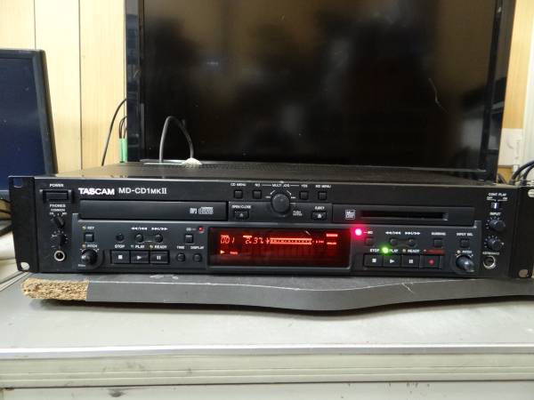 5704 TASCAM MD/CDコンビネーションデッキ MD-CD1MKII （タイトルなし