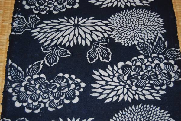 古布　型染め１幅　3種花文　渋い色合い 創作材料　手織り木綿