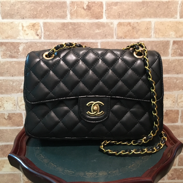 CHANEL ノベルティギフト ショルダー バック マトラッセ チェーン 25