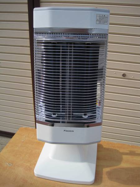 B84 ダイキン 遠赤外線暖房機 セラムヒート ERFT11KS