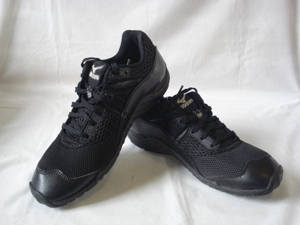 ミズノ トレーニングシューズ Ｂｅタイプ 黒　25.0