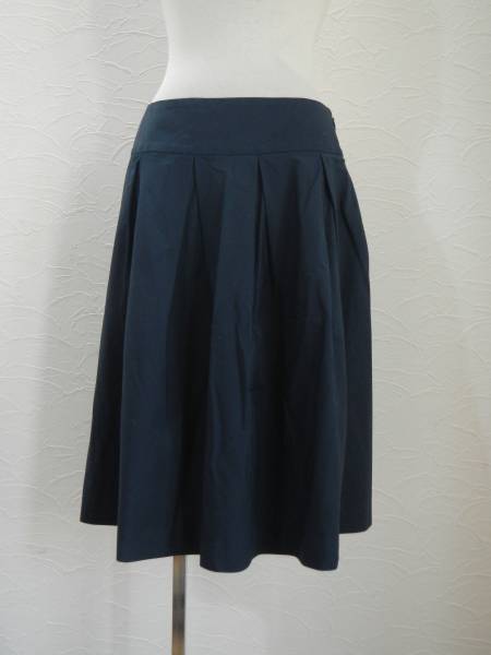 セオリー　theory スカート　タックでふんわり　２　ネイビー