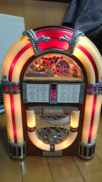 オーディオ機器 レトロ ジュークボックス型 CDプレーヤー 2バンド