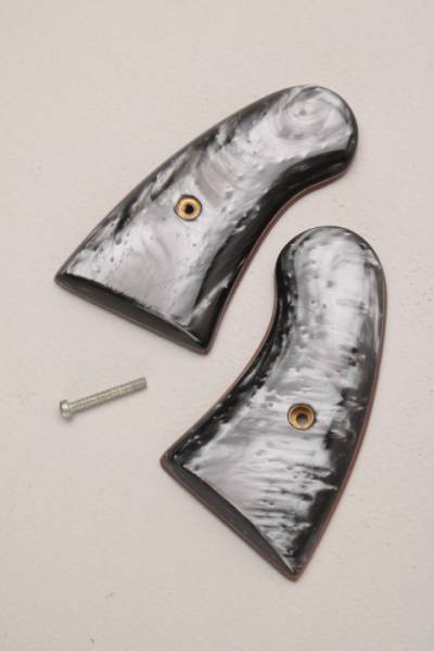 JAYSCOTT社製　コルトパイソン用パール調グリップ　ｇ３４９