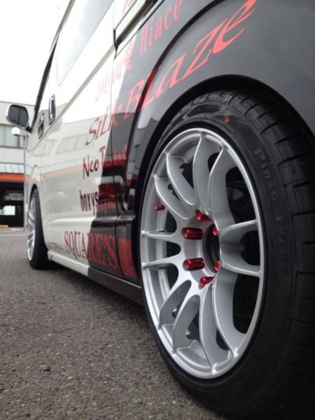 SAMURAI WHEELS 225/45 8.5J+25 139.7 ハイエース用に　新品!!