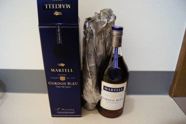 【未開封 古酒】マーテル コルドンブルー 旧ラベル 箱付 古酒 マーテル コルドンブルー700ml箱付未開栓 コニャック マーテル