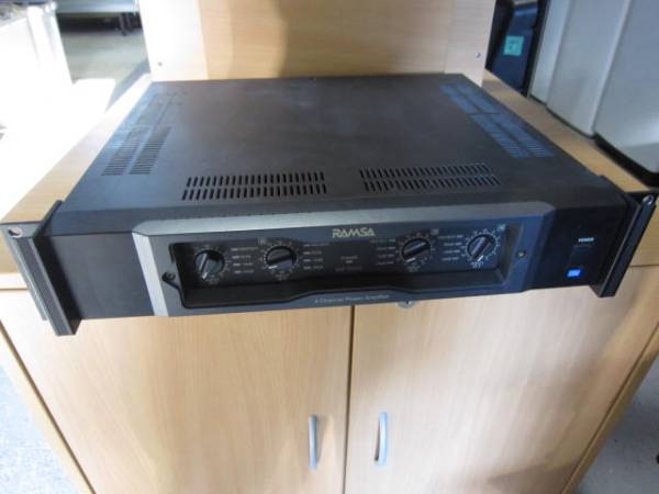 RAMSA■4チャンネル　パワーアンプ　WP-D204　①