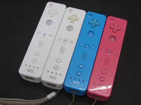 【任天堂】Wii　リモコンまとめて4個　コントローラー中古