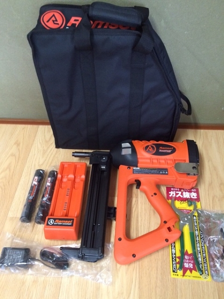 最新型 JPF トラックファースト コードレス鋲打機 TF1200JQ 税込