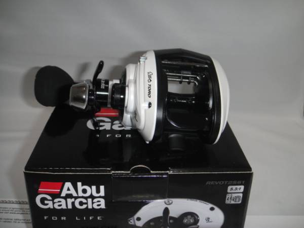 s*0様 Abu Garcia REVO TORO ROCKET ベイトリール 2020年新作【レボ