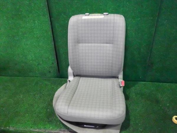 純正■エブリイDA64V■右フロントシート■630157