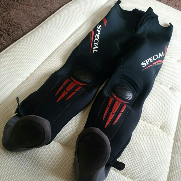 格安美品　ダイワスペシャルドライタイツ LLB