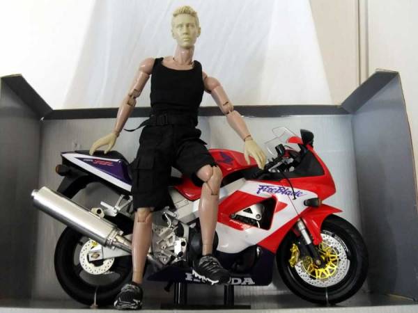 1/6 ニューレイ オートバイ ホンダ CBR900RR バイク カスタム 乗り物
