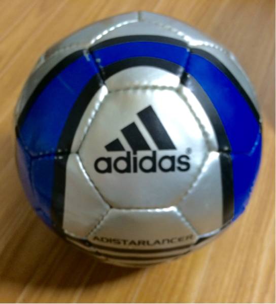 アディダス 少年サッカーボール 4号 売買されたオークション情報 Yahooの商品情報をアーカイブ公開 オークファン Aucfan Com