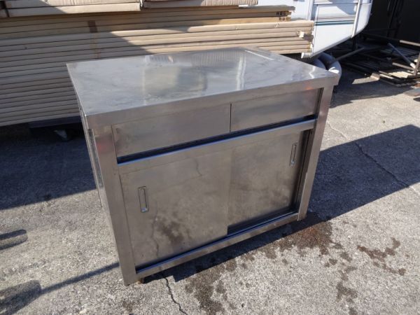 L900D600H790　ステンレス　作業台　戸棚　引出付き　厨房