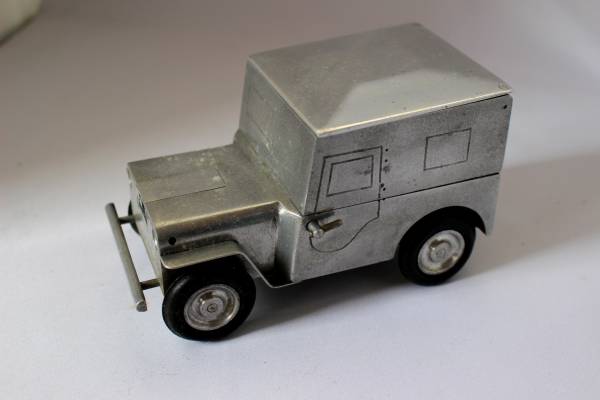 A52　ドイツ　ジープオイルライター　アンティーク　希少