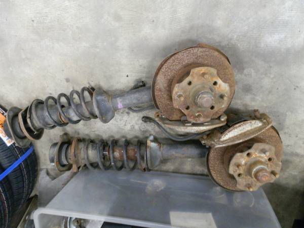 310サニー　ディスクブレーキ用ストラット一式