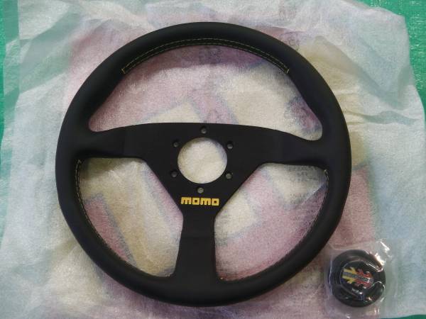MOMO ヴェローチェレーシング 32パイ 新品☆ momo ヴェローチェ 車用
