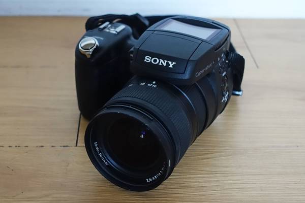 DSC-R1 Zeiss Sony SONY Cyber-shot Carl Vario-Sonnar Digital Camera