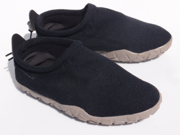 状態良好 2010年復刻 nike エアモック 黒 コットン 25ｃｍ