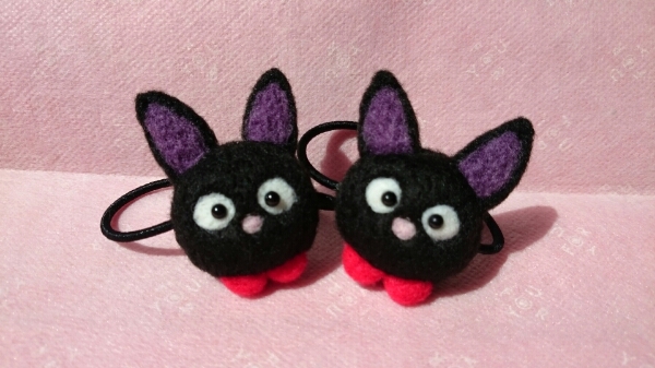 羊毛フェルト ハンドメイド 魔女の宅急便 ジジ風 ヘアゴム _1