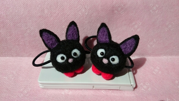 羊毛フェルト ハンドメイド 魔女の宅急便 ジジ風 ヘアゴム _2