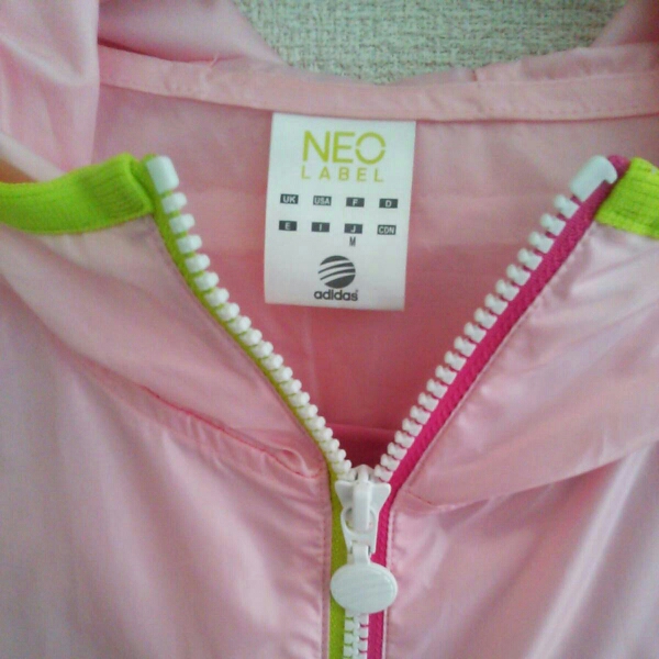 アディダス 薄手ナイロンパーカー 美品 Mサイズ_3