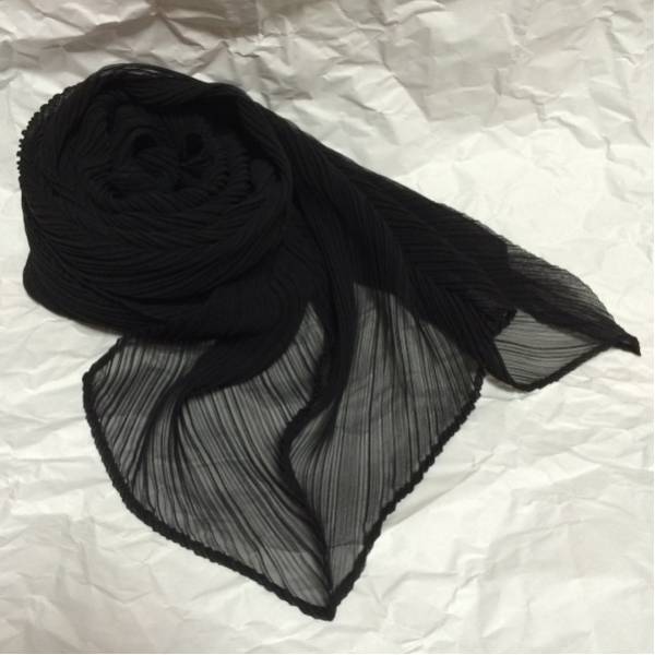 美品 イッセイミヤケ プリーツプリーズ ストール ISSEY MIYAKE 【公式
