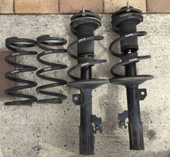 【中古】アルファード10系RSRTI2000ダウンサス+フロントショック