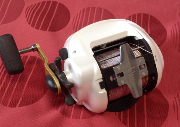 シマノ 電動リール 4000R 本体　ジャンク品 中古品】シマノ 電動丸 4000R【美品】 中古シマノ電動丸4000R美です