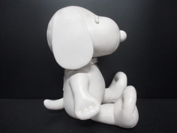 コーチ　スヌーピー　ぬいぐるみ　2025ホワイト スヌーピー コーチ ぬいぐるみ 2025年モデル コーチ ぬいぐるみ 美品