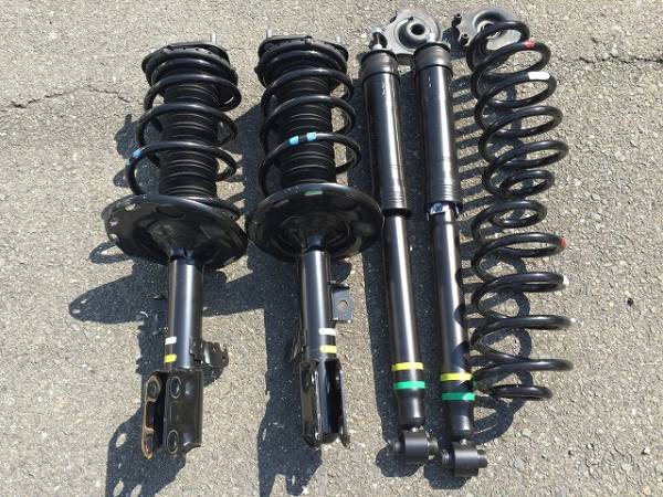 ZRR80W ZRR80G ノア 純正 サス ショック 新車外し トヨタ純正 ZRR80G