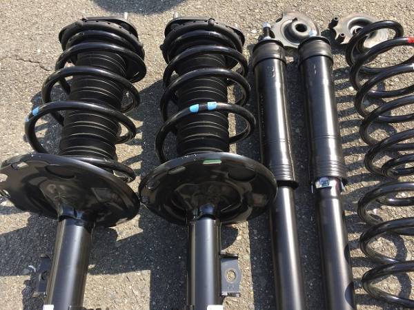 ZRR80W ZRR80G ノア 純正 サス ショック 大人気,安い ZRR80W ZRR80W ZRR80G ノア 純正 サス ショック 大人気,安い ZRR80W