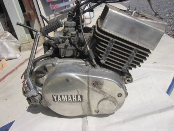 空冷RD250(1A4) エンジン(キャブ、ケーブル付）本州の送料無料