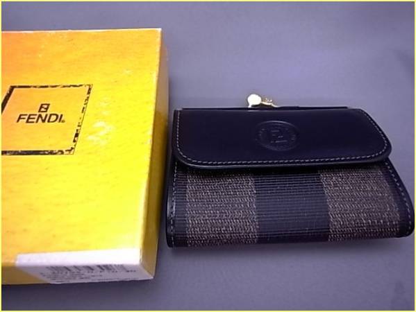 【未使用品】 FENDI/フェンディ ペカン柄 がま口 三つ折り財布