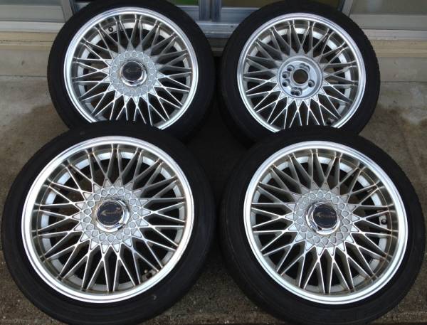 フィット キューブ bB プリウス等に 205/45R17 PCD100 4穴 5穴