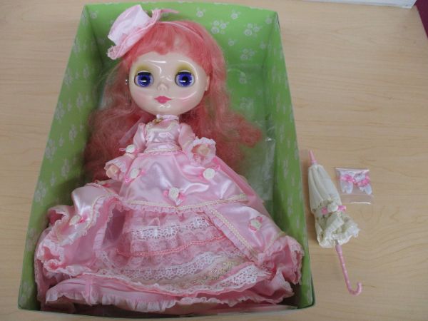 B319 ブライス デインティビスケット Blythe タカラトミー