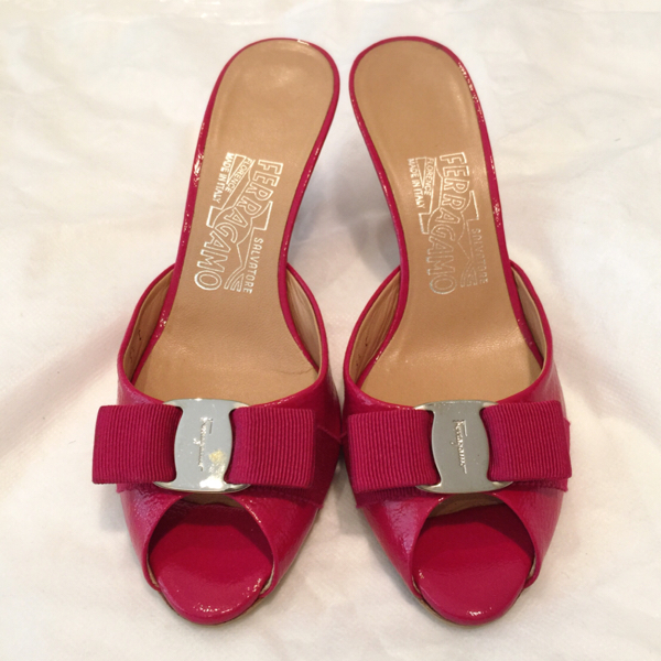 Salvatore フェラガモ☆定価8万リボンミュール22-22.5cm赤