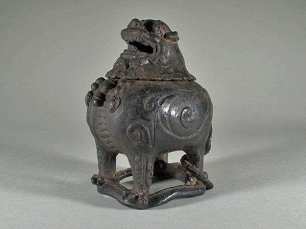 獅子の香炉 鉄製 (中国 珍品 細工 彫 飾 白 金 銀 銅 石 玉 古)