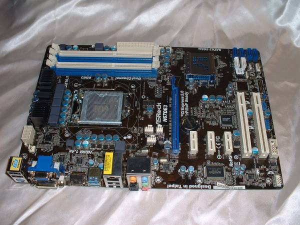 ★ASRock H67DE3(B3) LGA1155 H67 ATX●マザーボード②