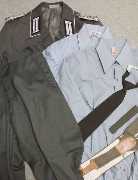 東ドイツ軍 地上軍将校 77年製 自動車化狙撃兵 大佐制服セット