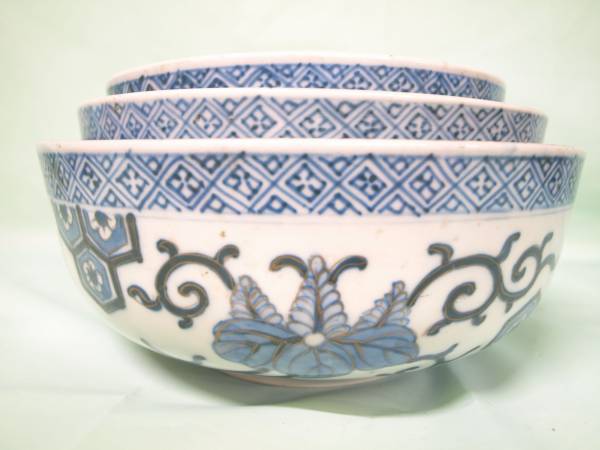 染付金彩三つ組鉢