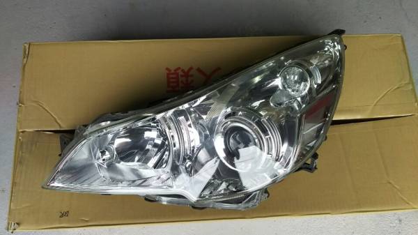 レガシィ BR 左HIDヘッドライトユニット 自動車、オートバイ 自動車