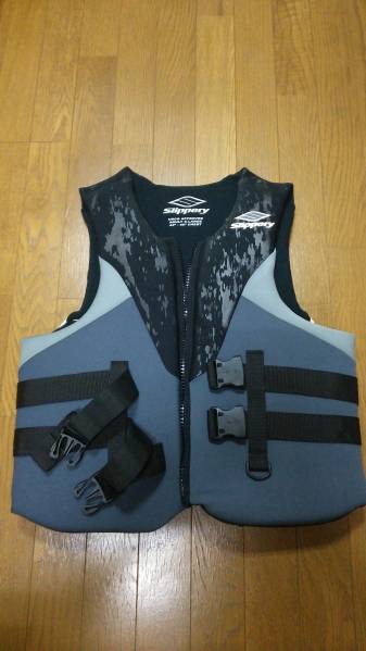 Slippery （スリッパリー）ライフジャケット　中古