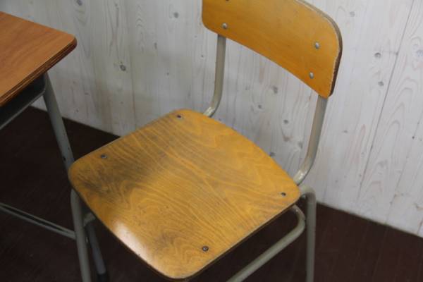 コクヨ学校机 椅子セット 検学習机作業机シャビー A814 缶 売買されたオークション情報 Yahooの商品情報をアーカイブ公開 オークファン Aucfan Com